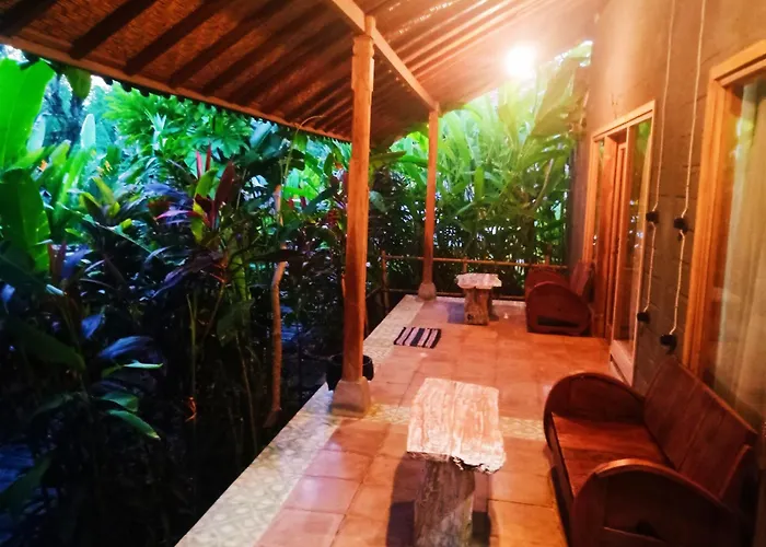Umah Kayu 1-Menjangan Homestay