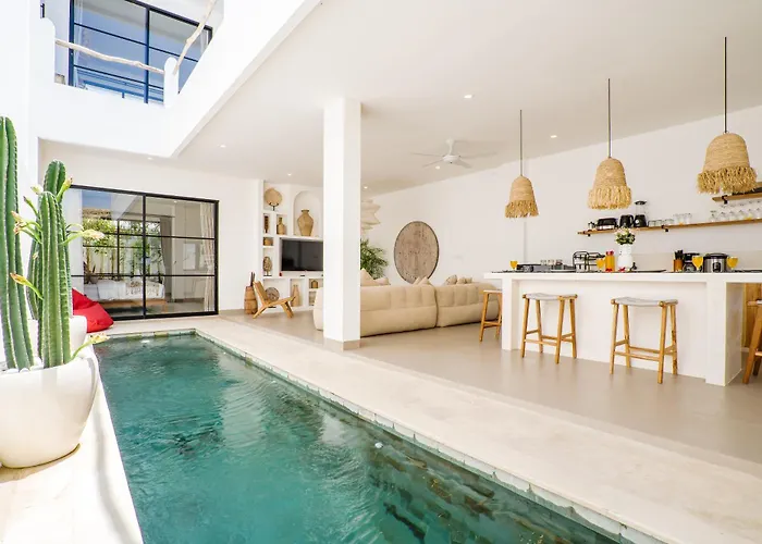 Villa Valentina - Luxury 2Br With Pool And Rooftop In Quiet Area Of Canggu