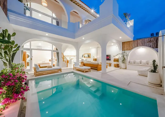 Villa Mykonian - New Modern Concept & Luxury 3Br - Central Canggu Beach