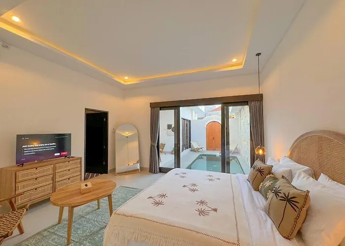 Stylish 2Br Villa With Private Pool & Fast Wifi In Canggu Center - Villa Kuku Canggu