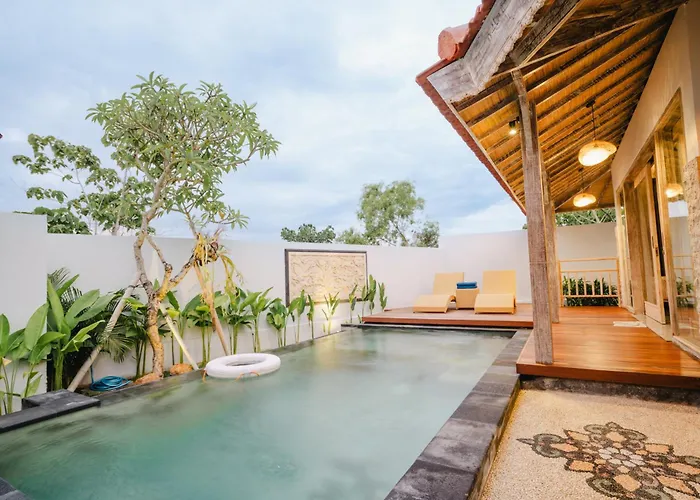 Lungid Sari Uluwatu
