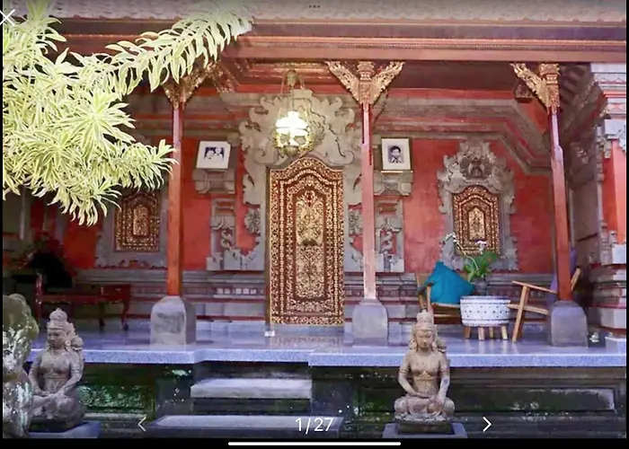 Royen Balinese Family Guest House- Traditional Batuan Homestay