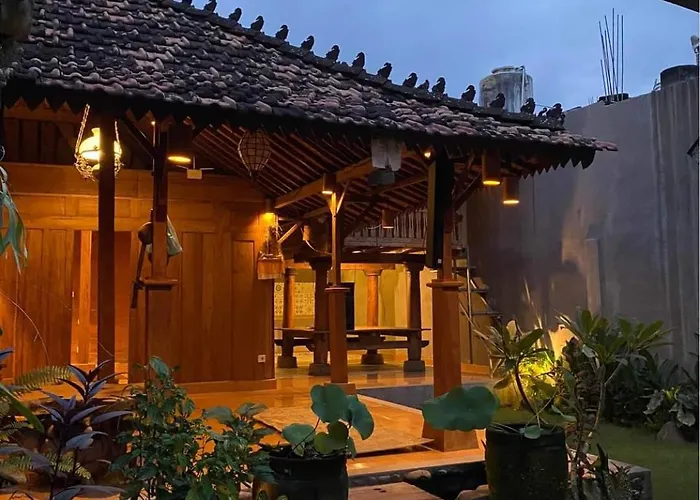 Joglo Breeze Guesthouse And Villa