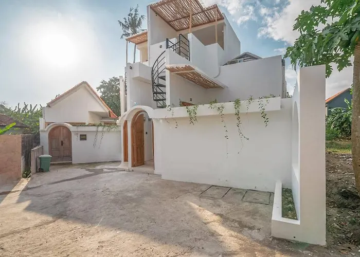 Casa Lumina Brand New 2 Bedroom Villa In Babakan