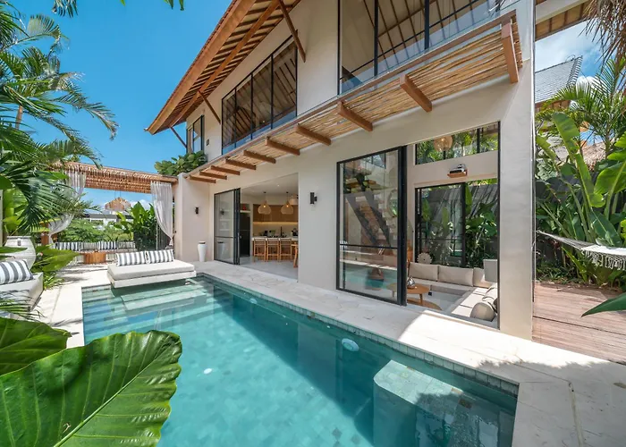 Villa Nalaka - Sophisticated 2Br Steps From Pererenan Beach