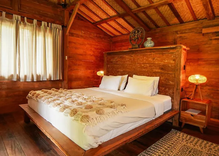Rumah Bambu Gladek Satu