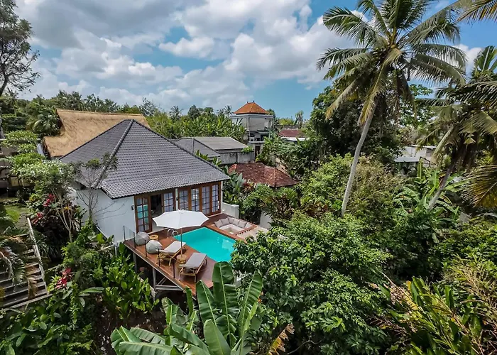 Garden Heights Villa By Evdekimi - Elegant 3Br Jungle Oasis With Hammock