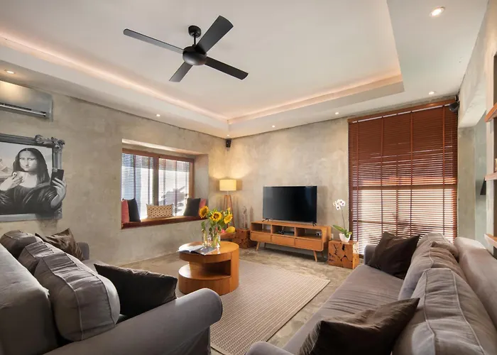 Huge 11 Bedroom Villa, Sleeps 41, Prime Area, Near Beach