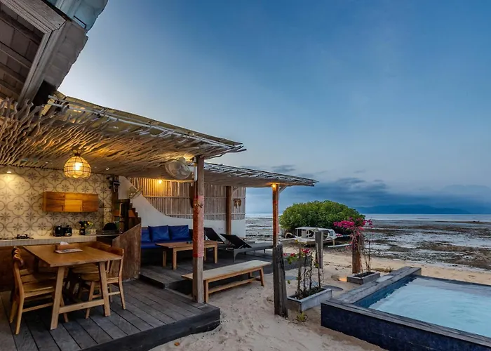 Villa Koral 3 bedrooms beachfront Lembongan