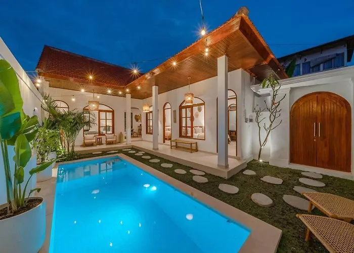 Villa Kalyana - New Tropical & Modern 3Br Central - Beach Canggu