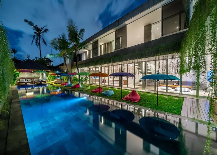Villa Simpatico Spacious 6 Bedroom Villa Retreat In Central Seminyak
