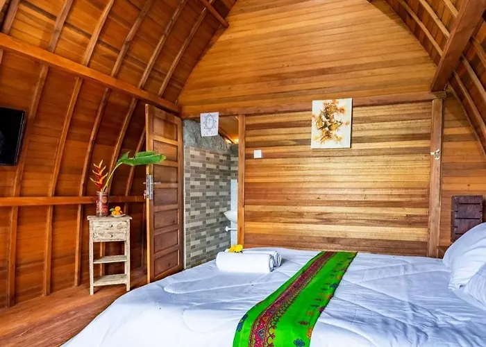Sandan Agsro Resort Bungalow Kamar Kayu