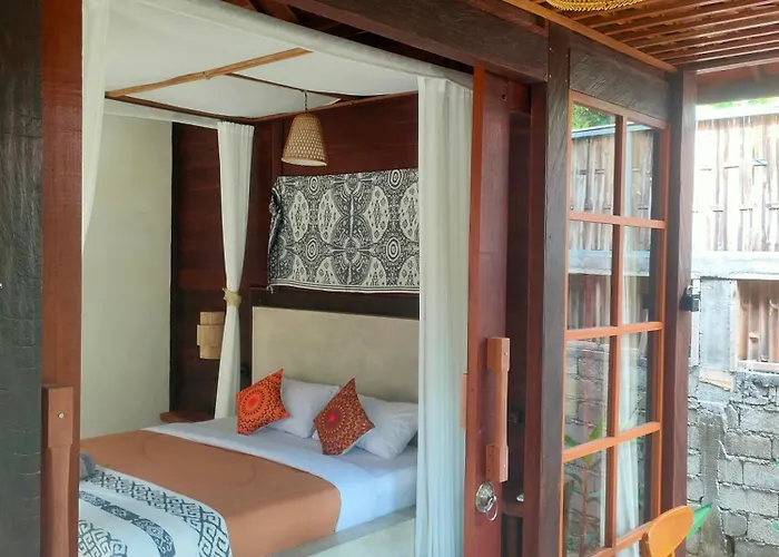 Vanaya Lodge Longterm Wooden Cabin Hidden By Lush Garden