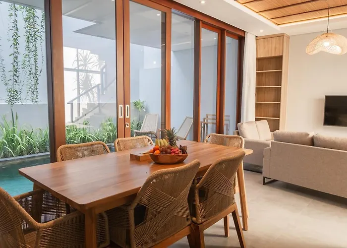 Solaris Canggu Villa By Tasvan