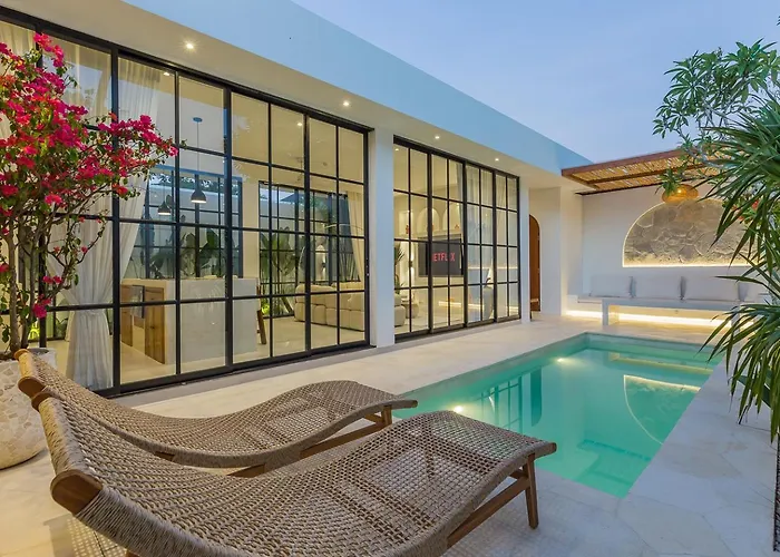 Stylish New 1 Bedroom Villa Near Dreamland Beach