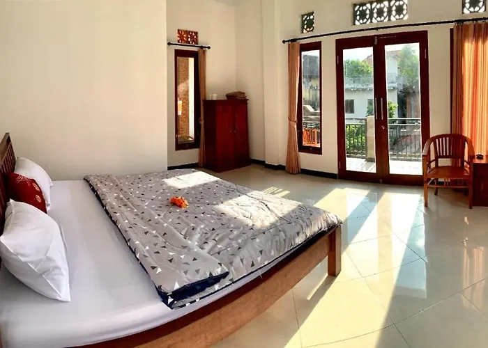 Arya Homestay