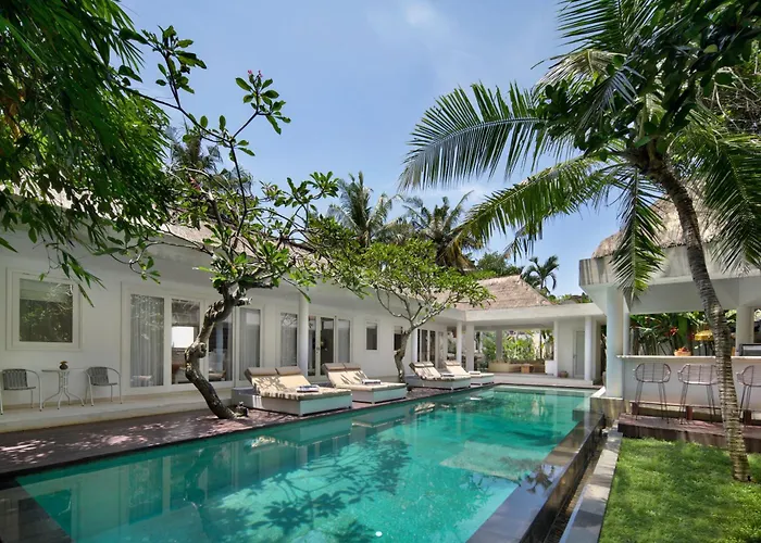 4 Bedroom Jungle Oasis In Pererenan