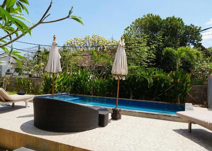 Karang Buncing Villas
