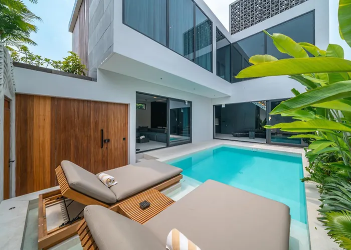 Under The Palms - A Luxurious 3-Br Villa In Canggu