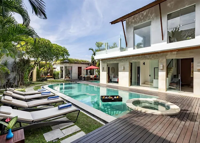 Spacious 4Br Villa With Pool In Central Seminyak