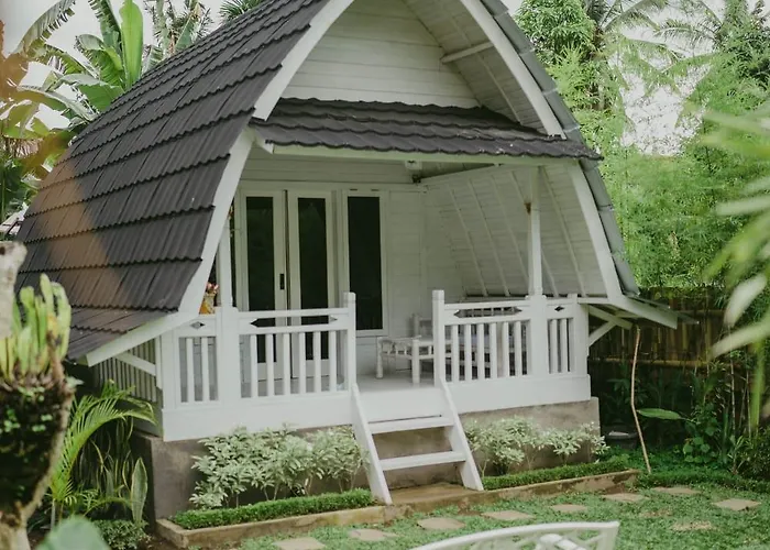 Ubud White Cottage