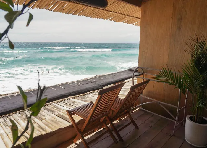 Beachfront - The Surf Lodge