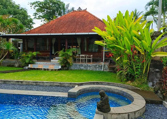 Malathi Authentic Joglo House - Garden Pool View
