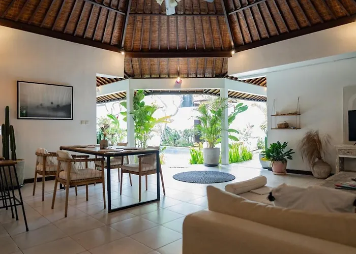 Chic Tropical Villa 2 bedroom di Canggu