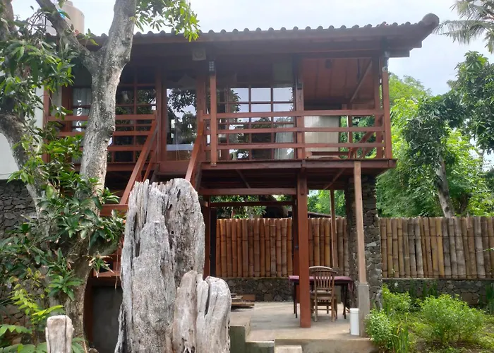 Vanaya Wooden Lodges In Lush Garden