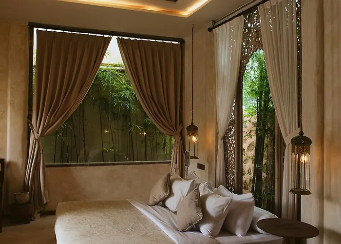 Uluwatu Central Villa With Pool, White Moon, 3Br