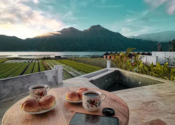 Lake Side Retreat & Natural Hot Spring