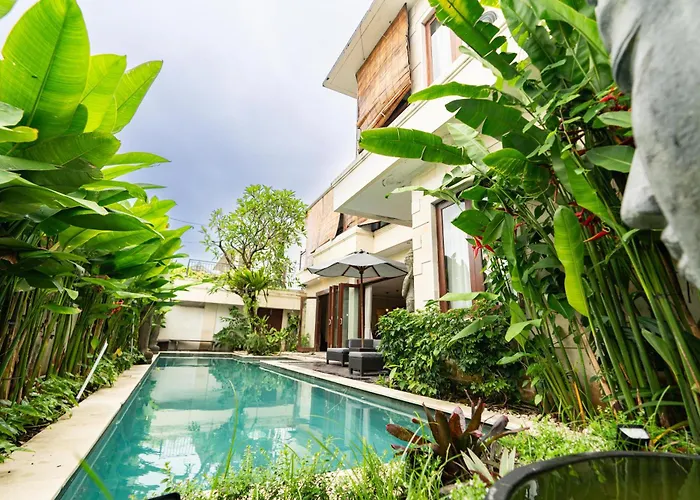 Villa Tepi Sungai - 6Br Luxury Private Pool Villa - Seminyak Sleeps 14