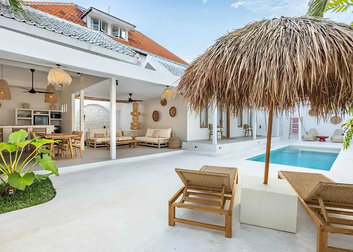 Casa Kokoon - New Bright & Quiet 2Br Mertanadi Seminyak With Private Pool And Parking