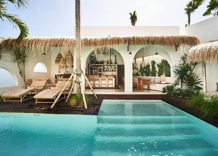Gorgeous Mediterranean Style 2 Bed, Top Pick!