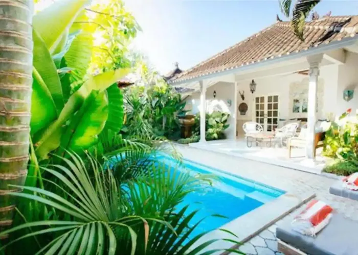 2-Br Tropical Pool Villa In Central Seminyak - Hideaways