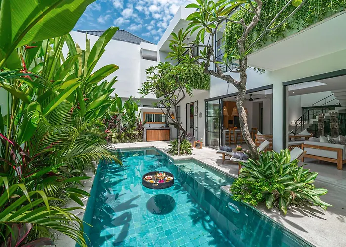 Puri Senang - Modern Pool Villa, 6 Mins To Berawa Beach & Finns