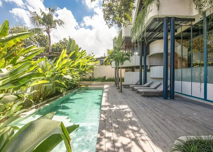 Exquisite 1-Br Loft Art Deco Charm Shared Pool