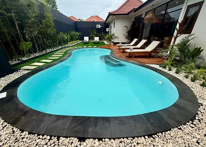 Villa Ayla - Legian - 5 Bedrooms - 5 Bathrooms