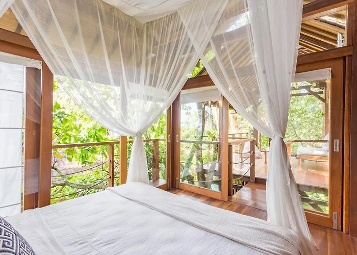Coconut Corner - Ocean View Treehouse