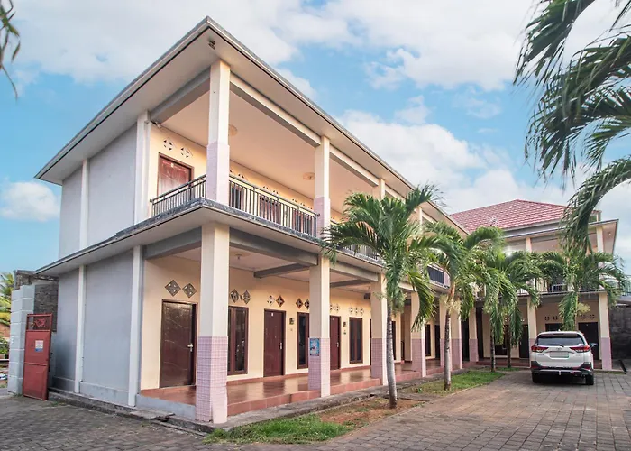 Oyo Life 93504 Kost Krisna