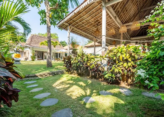 Spacious 3Bdrs - Villa Passiflore Bingin