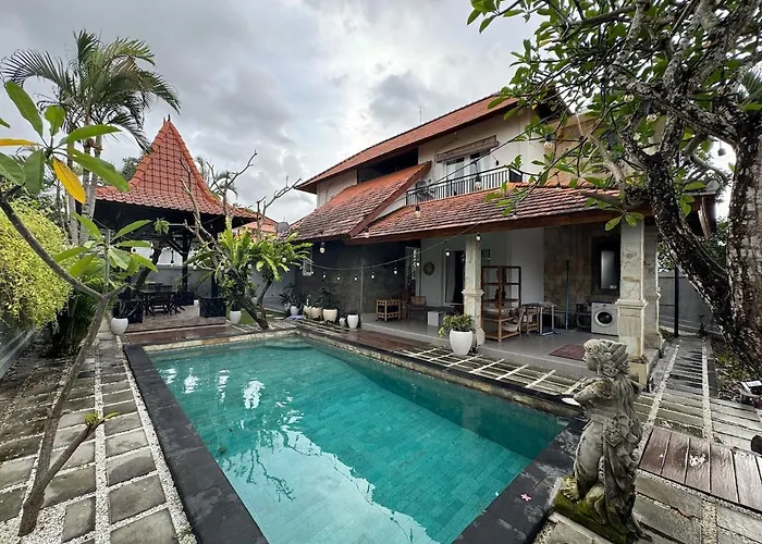 Balieys Villa, Tranquil Hideaway In Central Canggu