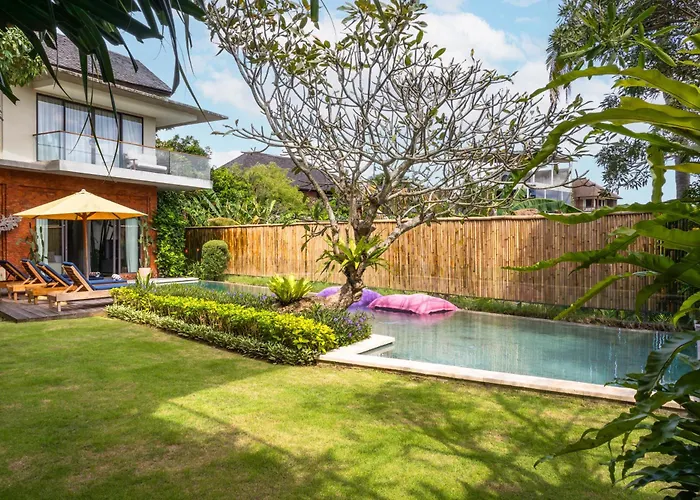 Villa Kimaya - 5-Bed Berawa Luxury Villa With Complimentary Pool Fence