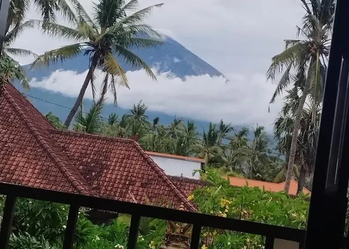 Santa Fe Homestay & Warong Amed