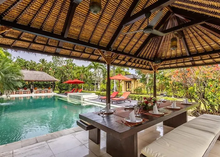 Villa Kalimaya I Luxury 5 Bedroom Villa With Huge Garden & Lap Swimming Pool 150-Metres To Seminyak Beach
