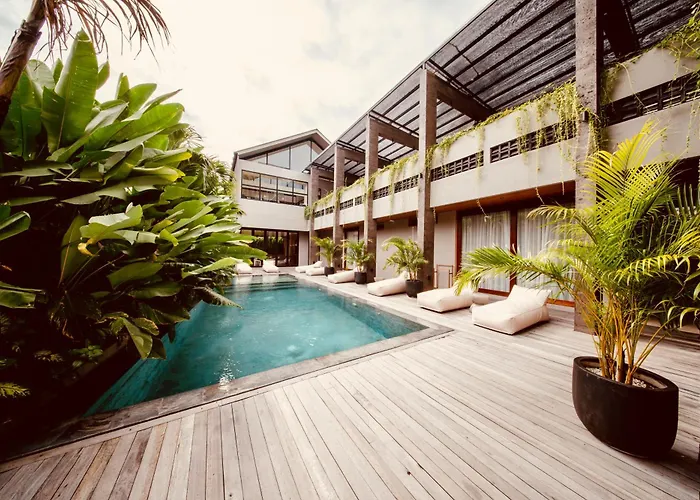 Thehub Pererenan Coworking, Pool And Rooftop