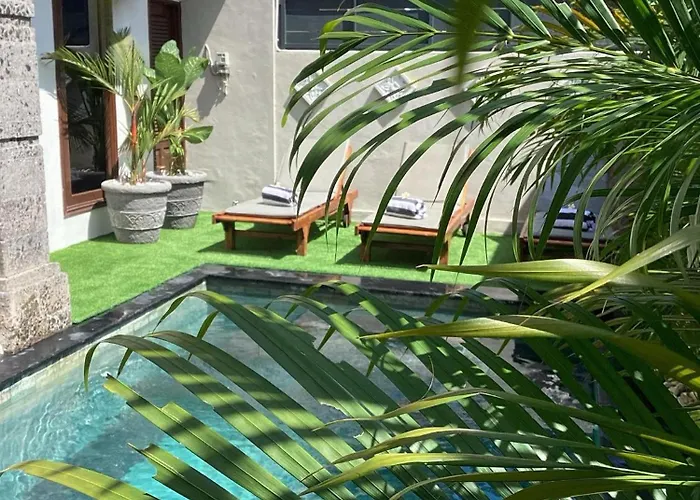 Villa Marie - Kuta - 6 Bedroom 4 Bathroom Villa - Great Location !
