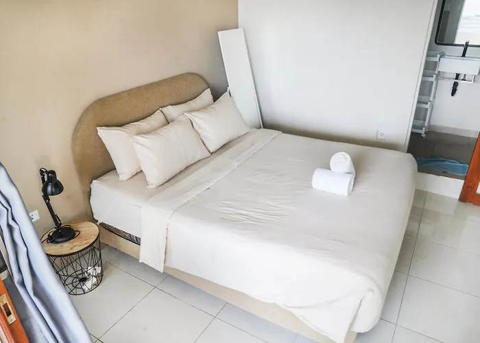 Greek House: Room W/Desk And Shared Pool&Kitchen/7