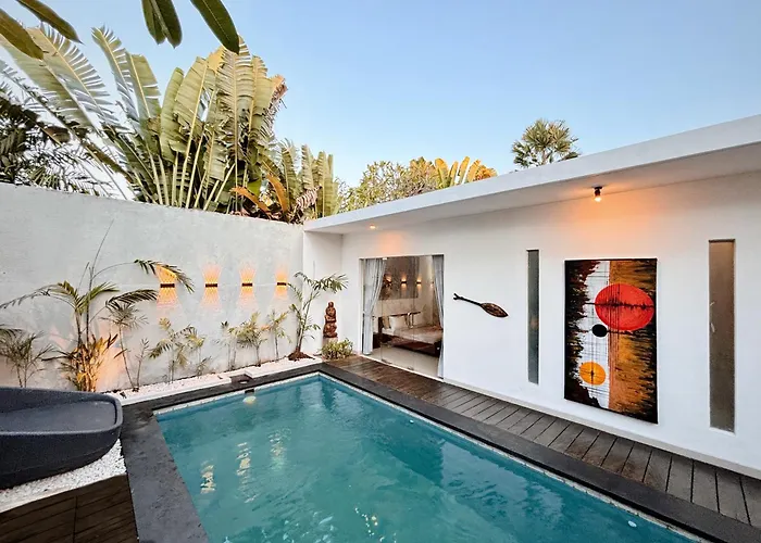 Seminyak Tropical 2Br Villa & Private Pool