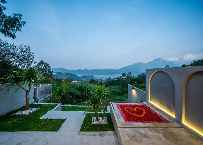 The Jungle Sunrise Private Room And Jacuzzi